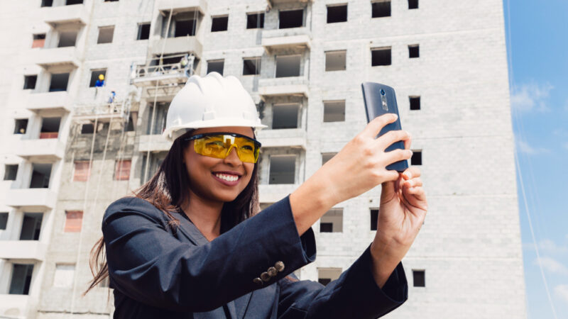 O impacto da tecnologia na Construção Civil: como as construtoras estão se adaptando